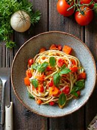 Buchcover 'Kochbuch der alpinen Herzlichkeit'